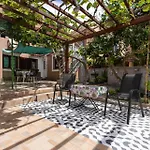 Lina 2 Apartman *