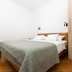 Apartman Lina 2 *